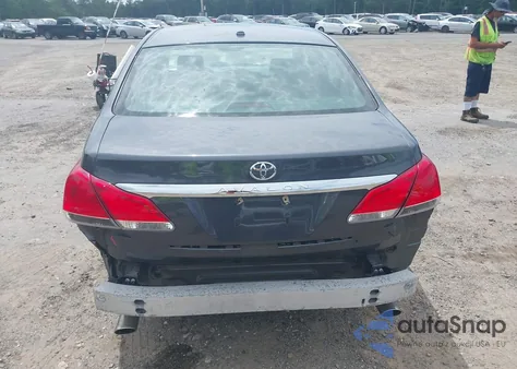 2011 Toyota Avalon z USA, uszkodzony, nr VIN 4T1BK3DBXBU410053